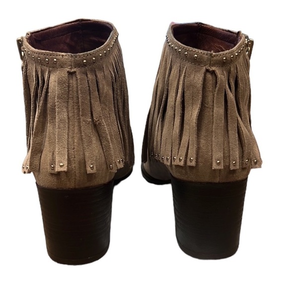 Etienne Aigner Fringe TATI BOOTIE IN PUTTY SUEDE SZ 9.5 - Picture 6 of 13